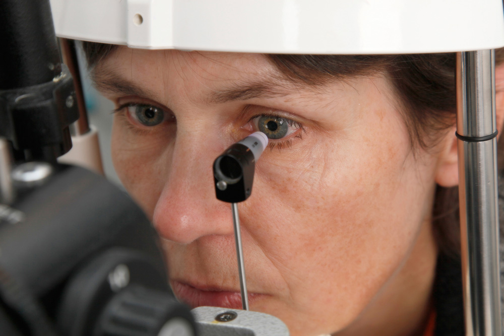Messung%20mit%20dem%20Tonometer%20nach%20Goldmann